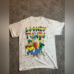 Looney Tunes Medium Men’s T-shirt.